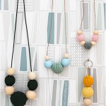 Virkat halsband med träpärlor av Craft & Creativity