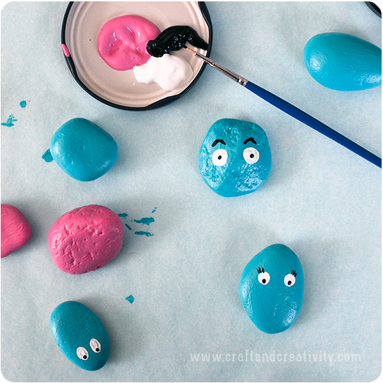 Tic tac toe with pebbles - by Craft & Creativity