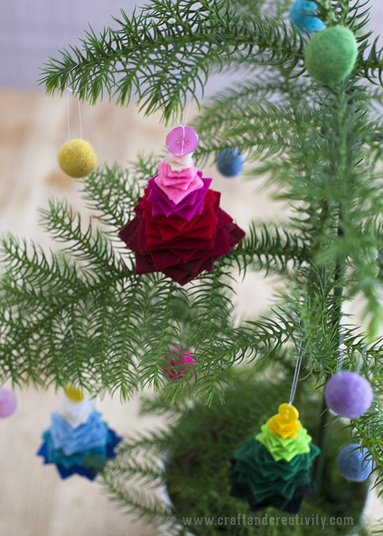 Felt Christmas trees - by Craft & Creativity